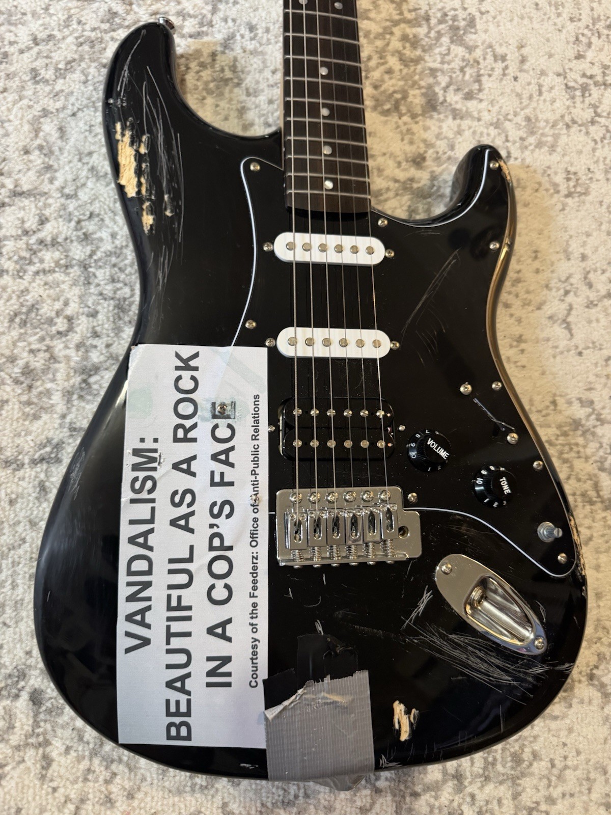 Kurt Cobain Vandalism Fender Squier Stratocaster Replica Relic