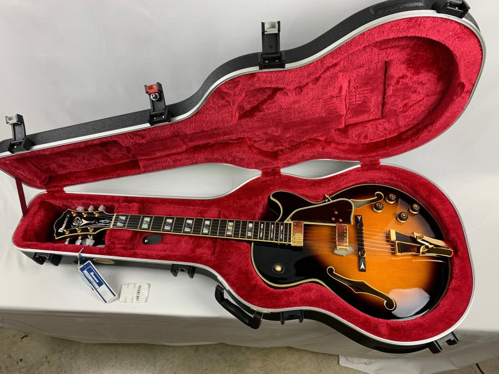 Ibanez George Benson GB10 Signature Hollowbody Brown Sunburst + Case BS GB10BS