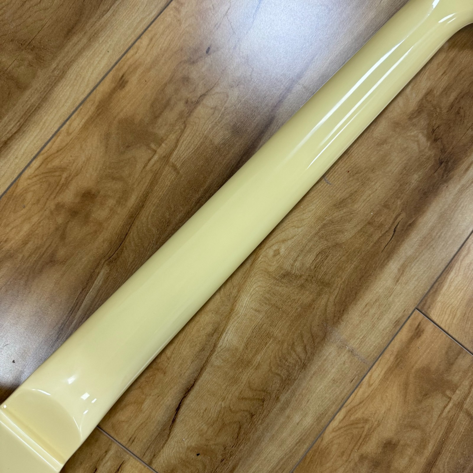 Yellow Firebird Style Electric Guitar Rosewood Fingerboard Fixed Bridge