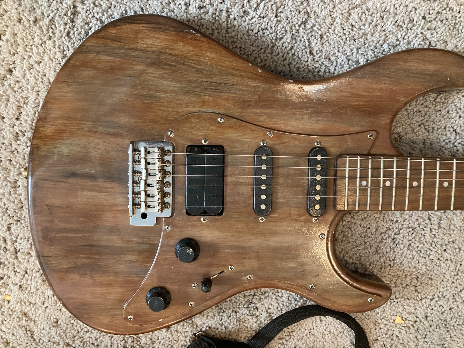 HSS Electric Guitar Natural Wood Tremolo w/ Gig Bag Serial QLH263304 Used Guitar