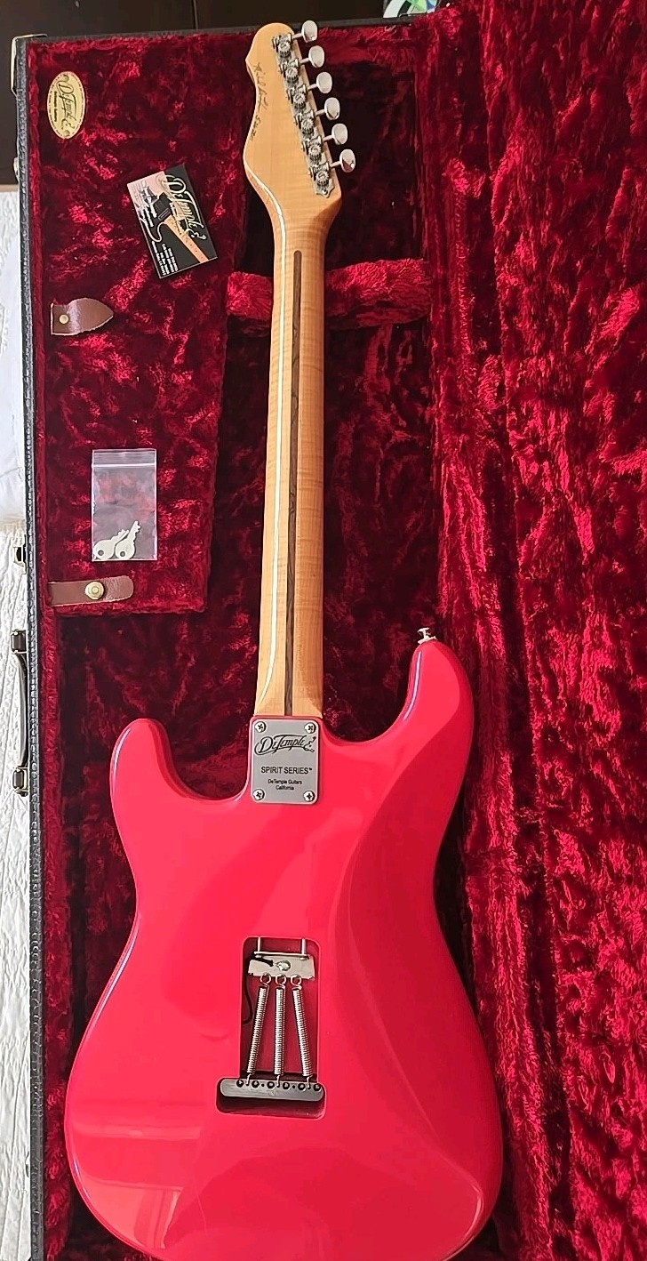 DeTemple Spirit Series ’56 Stratocaster Electric Guitar 2011 Fiesta Red W/ Case