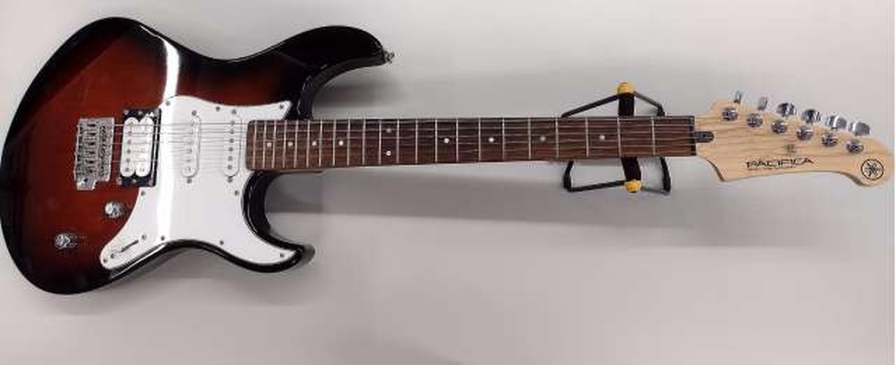 YAMAHA PACIFICA112V Stratocaster-type Electric Guitar