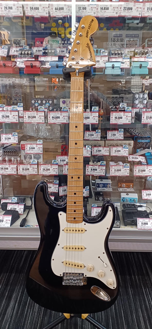 Fernandes FST-70 Stratocaster Electric Guitar MIJ Vintage from Japan