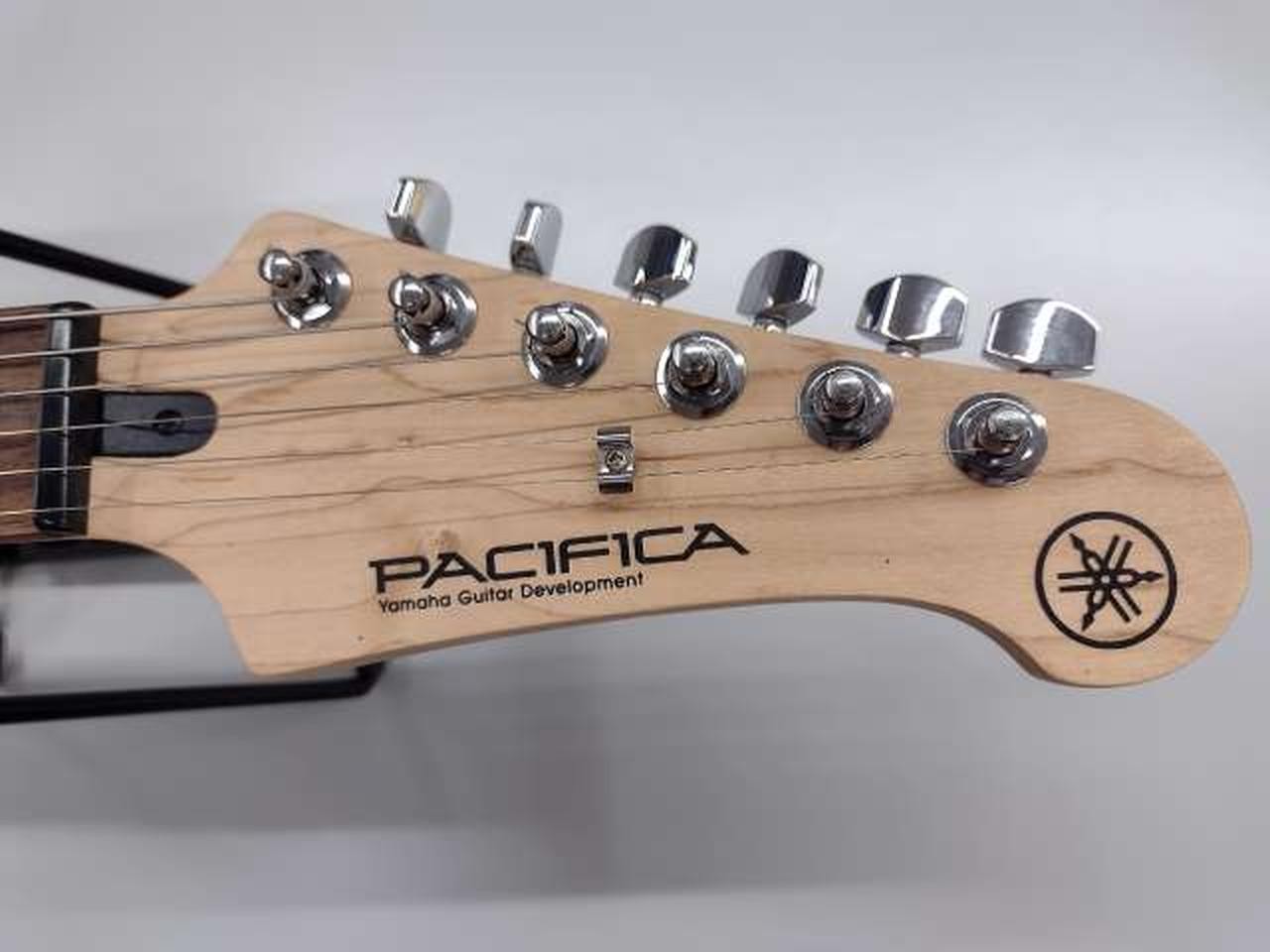 YAMAHA PACIFICA112V Stratocaster-type Electric Guitar
