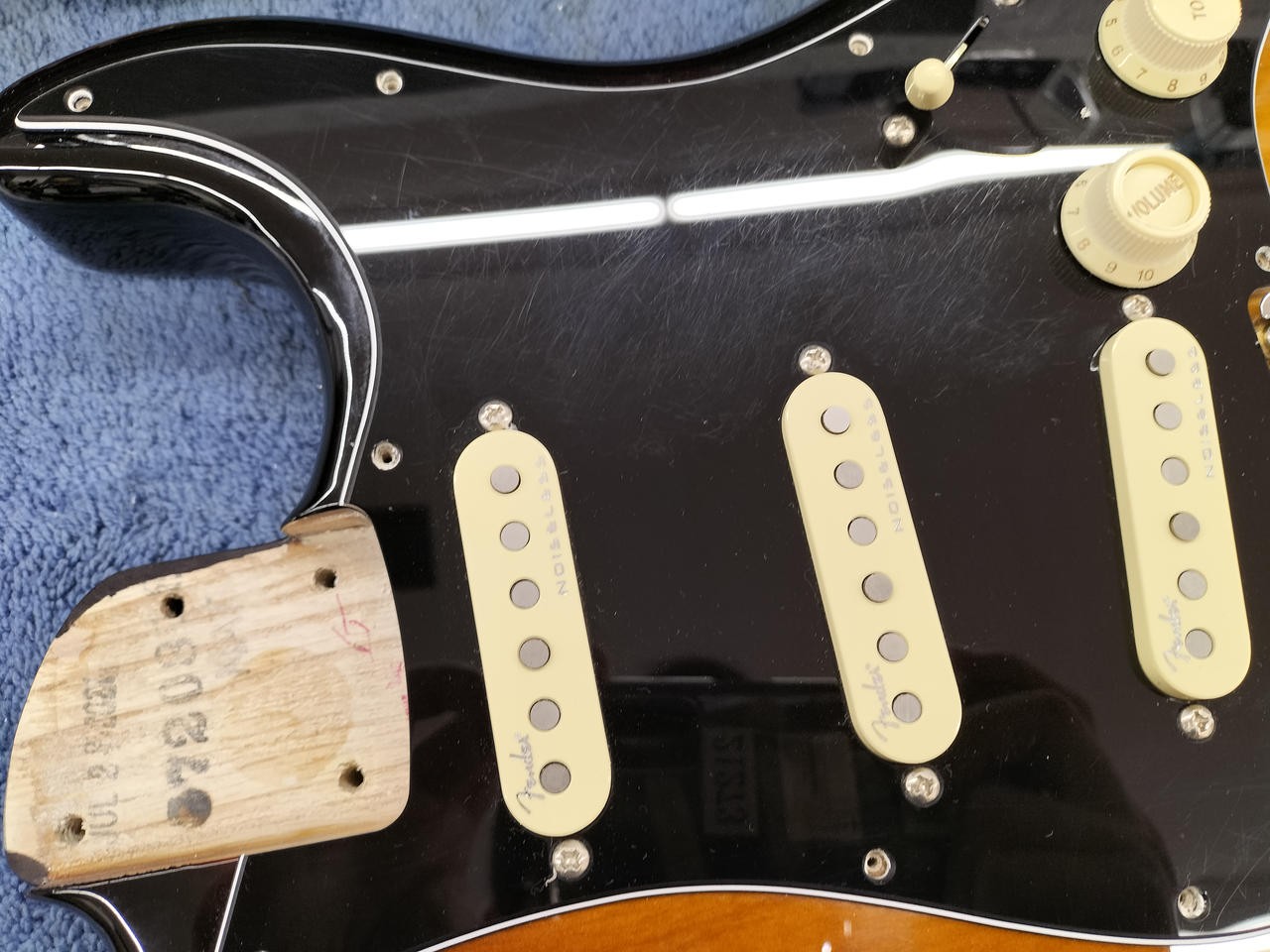 FENDER USA ULTRA LUXE STRAT MN 2TSB Electric Guitar