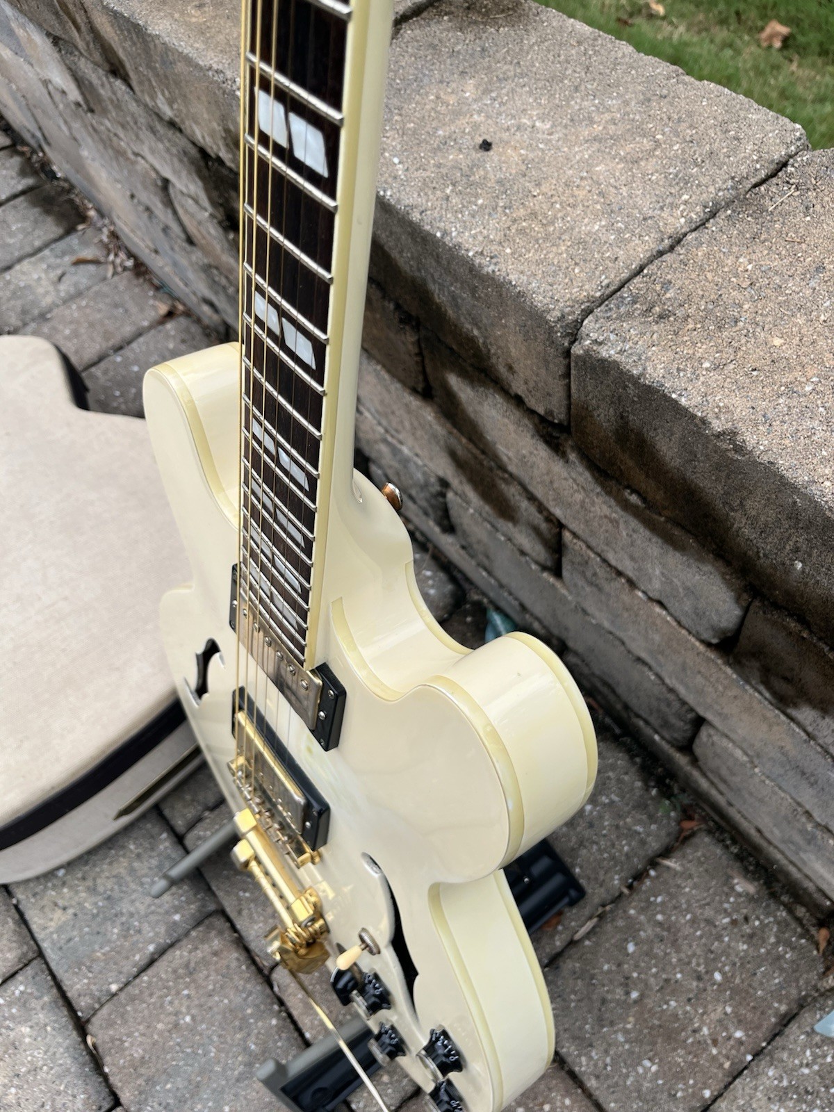 2011 Epiphone Dot ES 345 Semi Hollow Body Electric Guitar