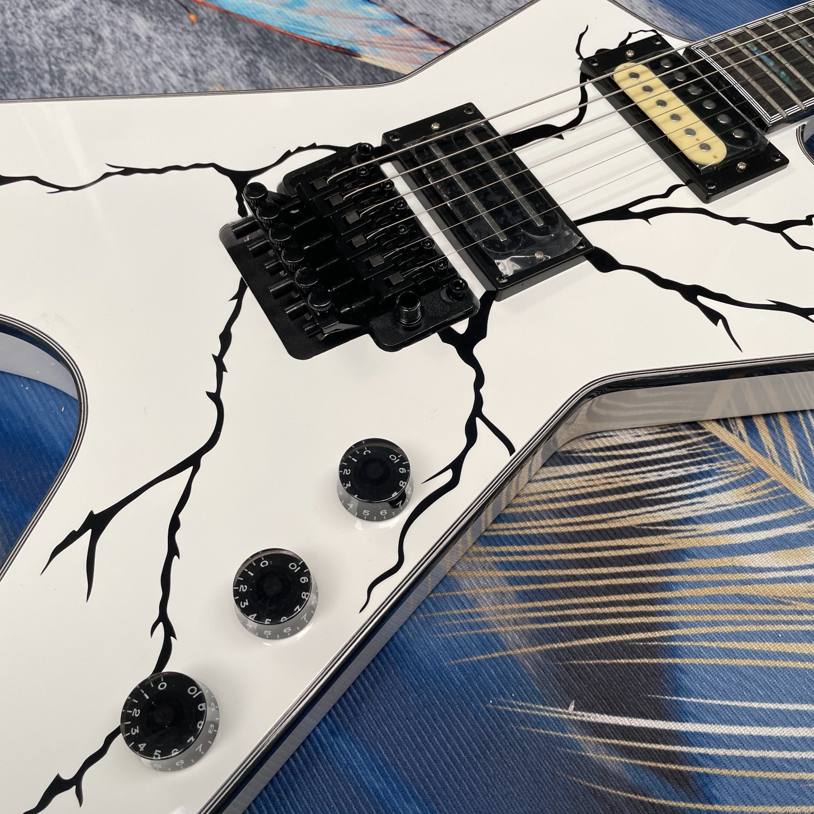 White DIME Washburn Dimebag Darrell Signature Model Electric Guitar FAST 9days