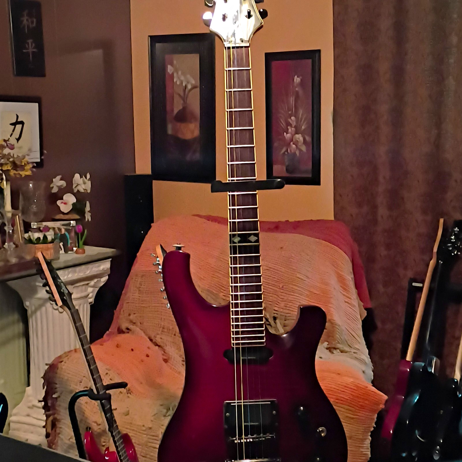Diamond 006 Elite Series 6-String Solid Body Electric Guitar Purple MPN 006ELITE