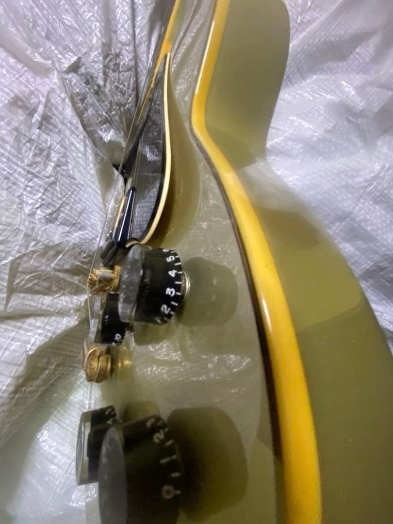Electric Guitar Yamaha SG500 Silver Refinish Gold Hardware Japan Vintage
