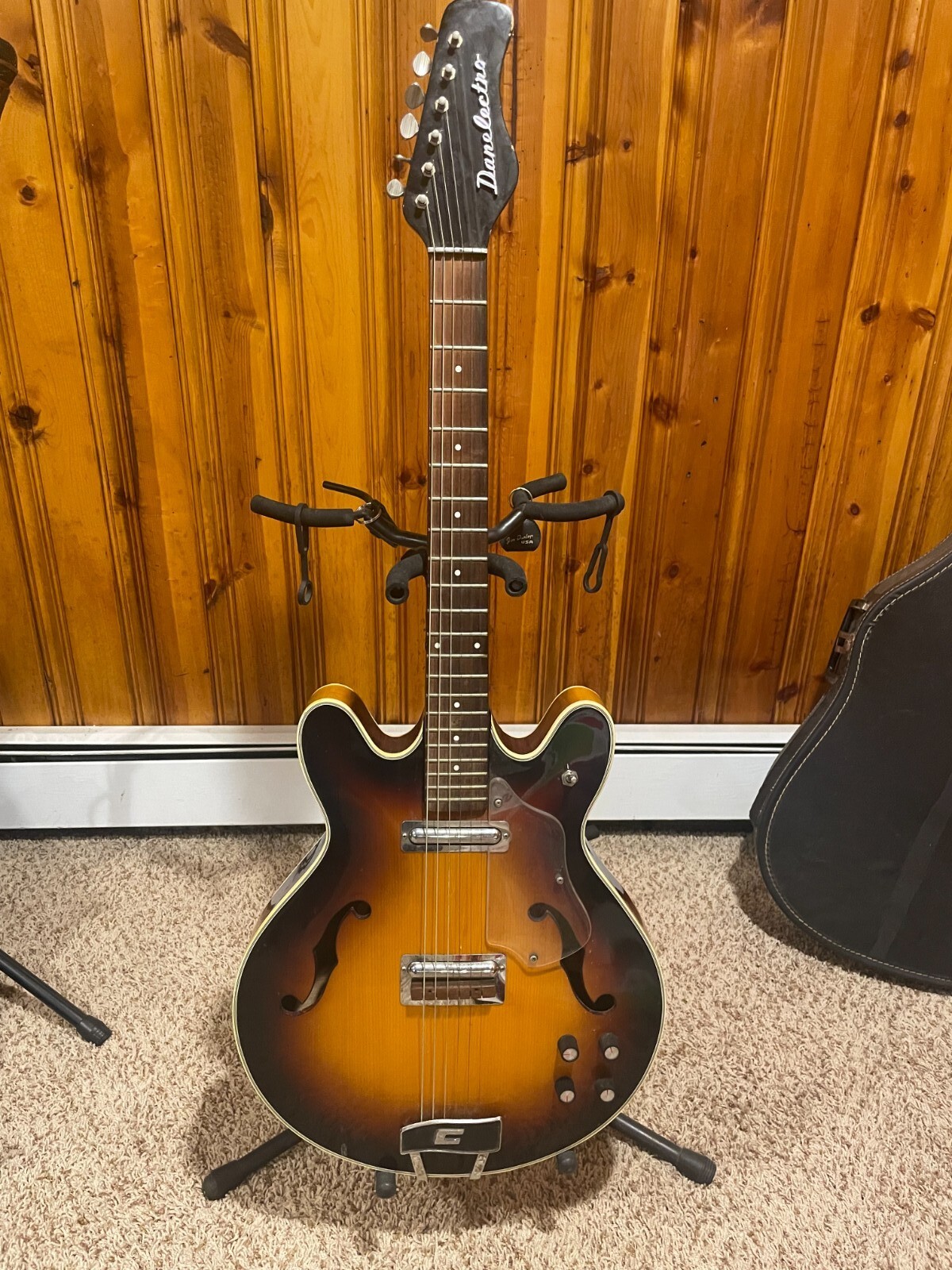 Danelectro Coral Firefly –  1960’s      $1200 cash and carry 