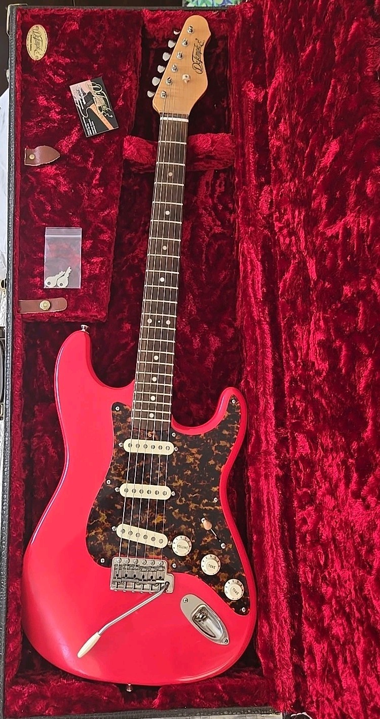 DeTemple Spirit Series ’56 Stratocaster Electric Guitar 2011 Fiesta Red W/ Case