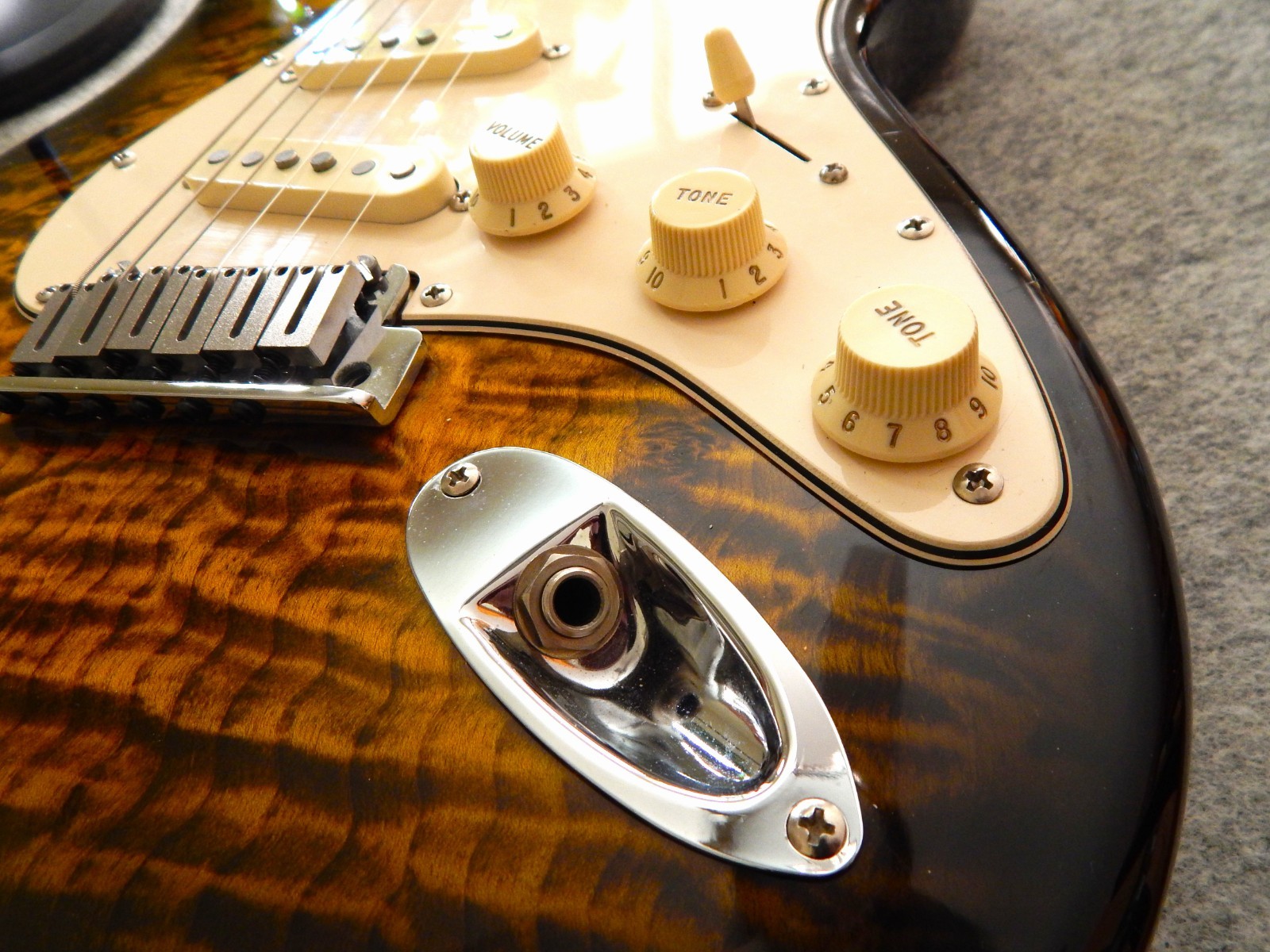 Quilted Maple Warmoth Stratocaster USA