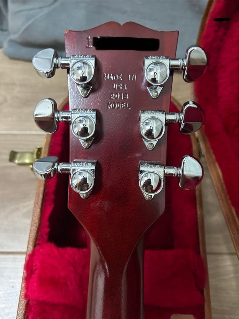 GIBSON Les Paul Signature Player Plus Red Electric Guitar