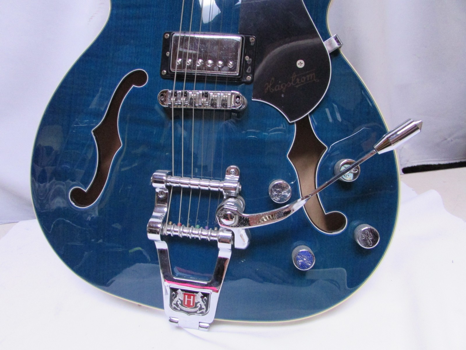 HAGSTROM TREMAR VIKING DELUXE SEMI HOLLOW GUITAR – TRANSPARENT BLUE NEW