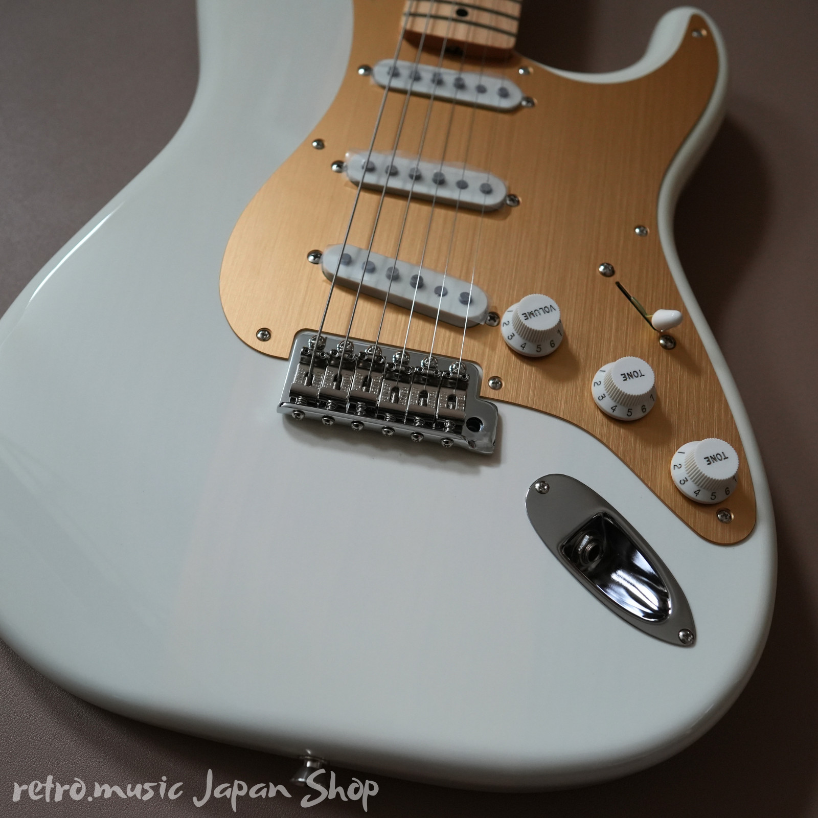 Fender Made in Japan Heritage 50s Stratocaster Maple Fingerboard White Blonde