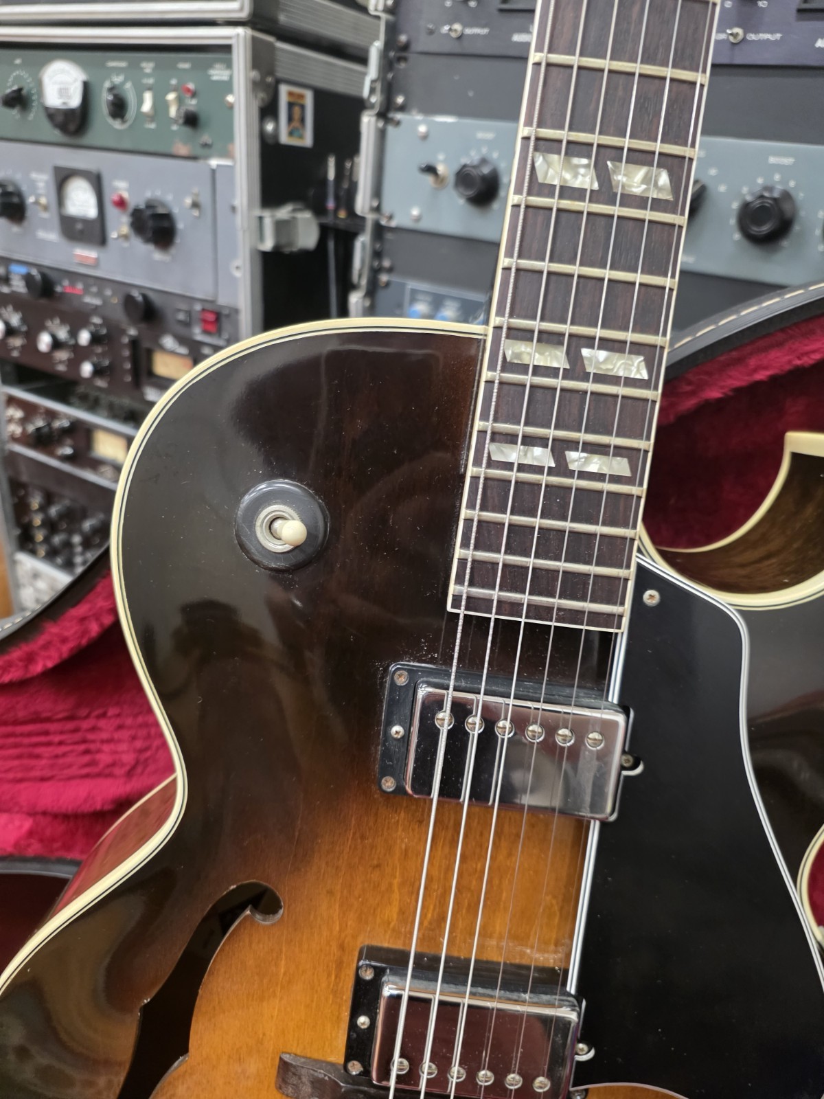 Gibson ES 175D Hollowbody Electric Guitar w Original Case 1982