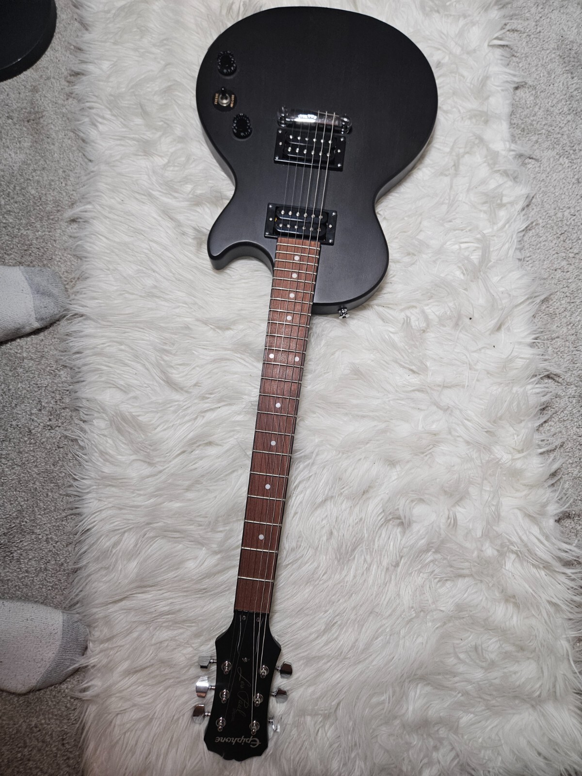Epiphone ENSVEBVCH1 Les Paul Special Ve Electric Guitar – Ebony (GUITAR ONLY)