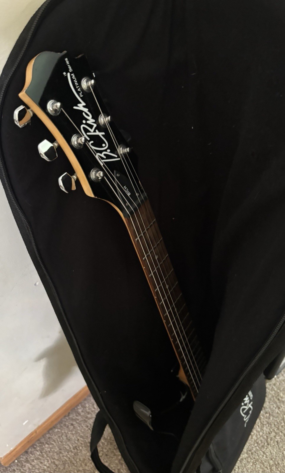 B.C. Rich Bich Platinum Series EMG Pickups- 2008 – Black