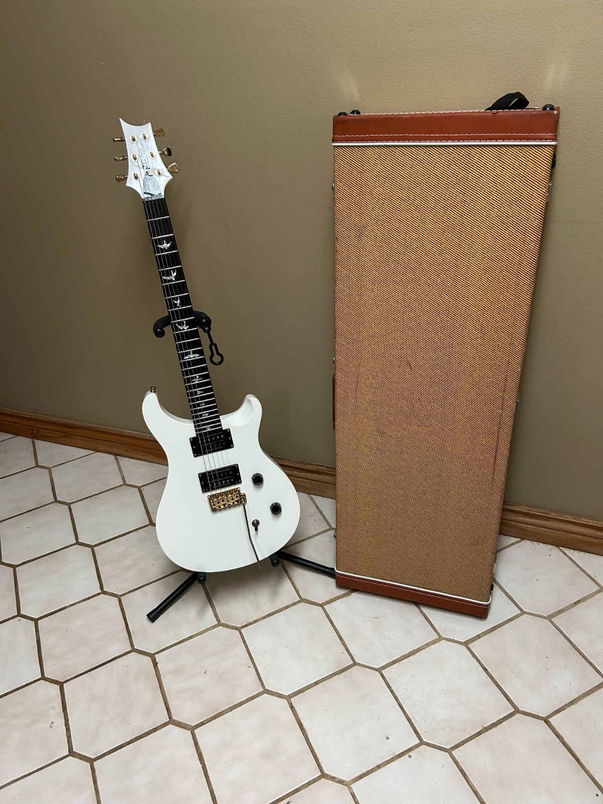 PRS DAVE NAVARRO SE IN JET WHITE WITH SEYMORE DUNCAN PEARLY GATES PICKUPS.