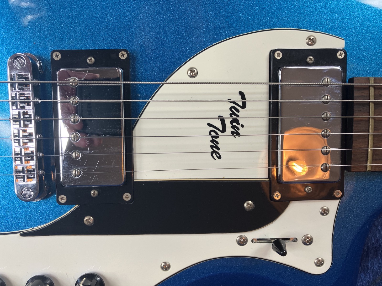 Airline Guitars Twin Tone