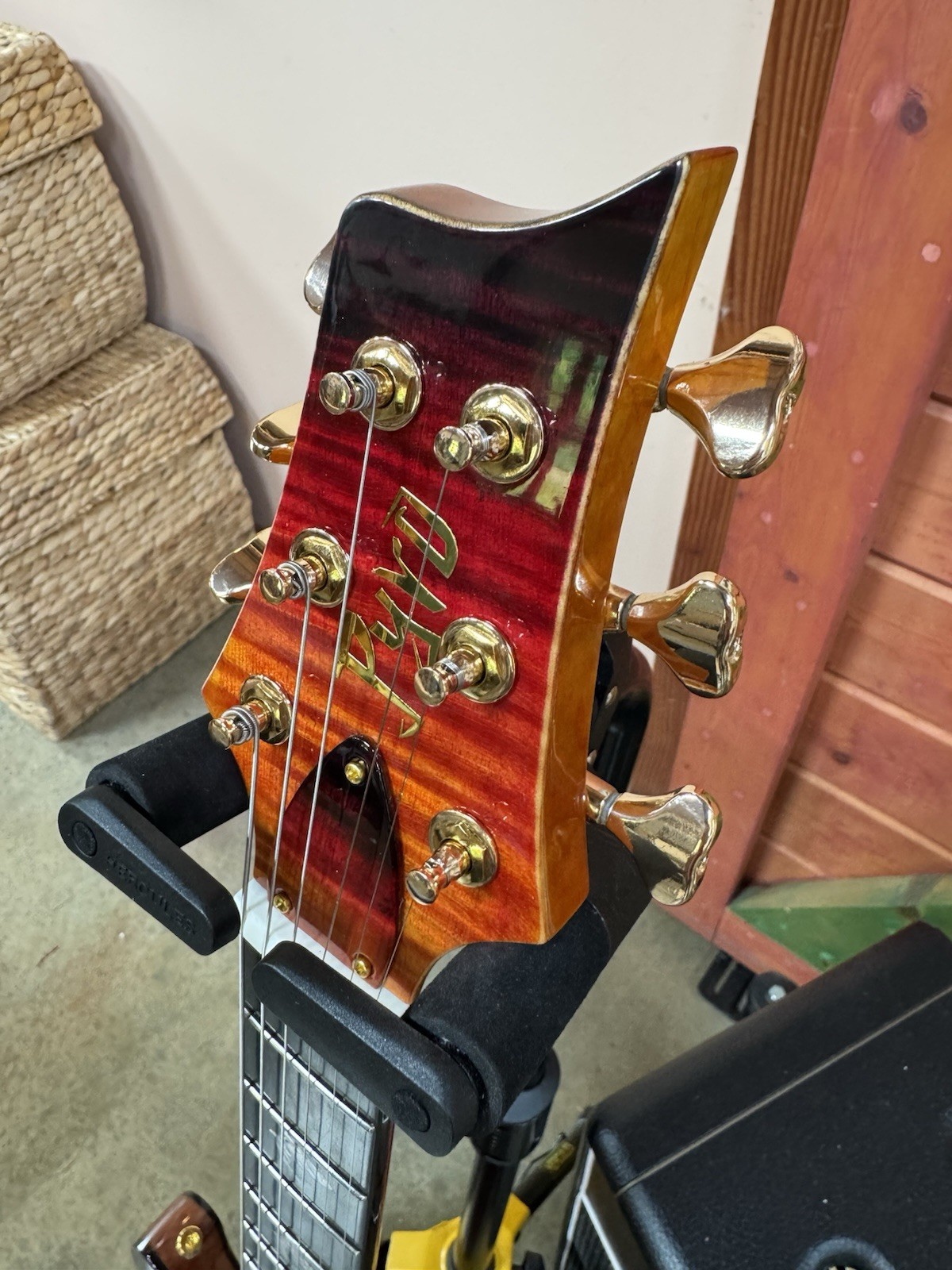 Pyro RS 2025 – Flame Fade – One-of-a-kind