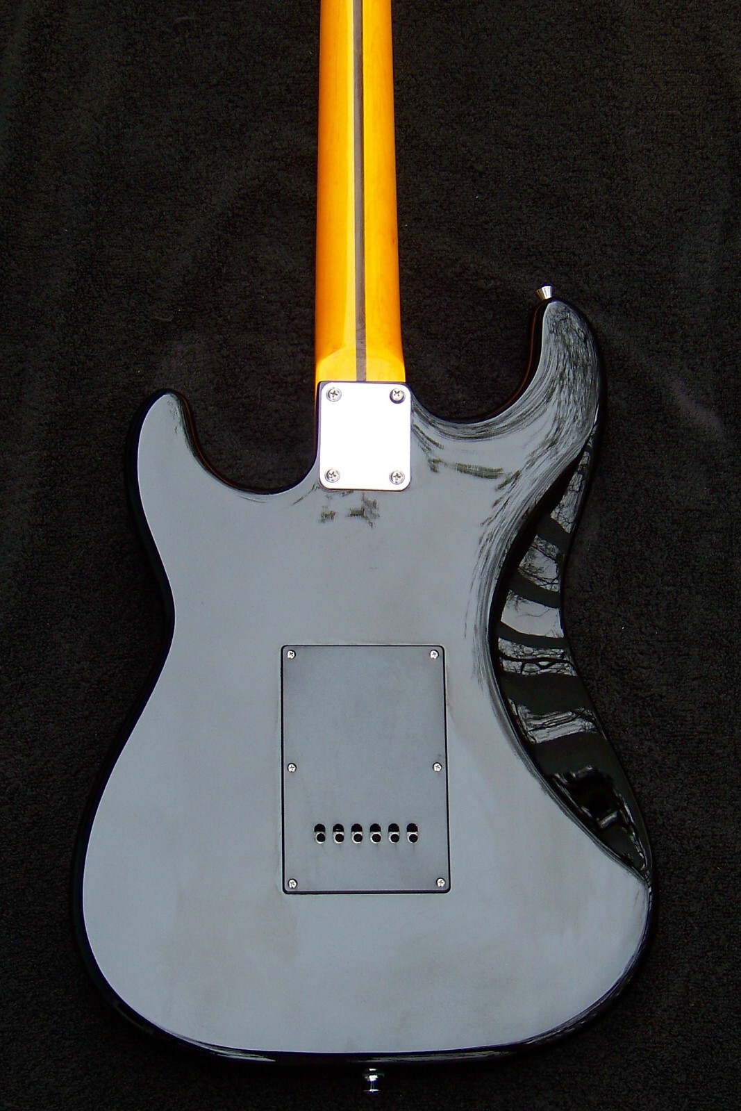 Classic Strat+Bound Rosewood/Maple Neck+7 Sound Switch+T-Bleed+MORE….