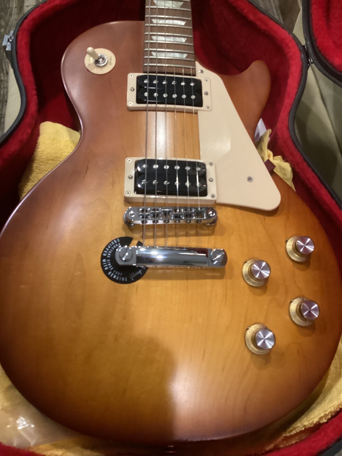Vintage Gibson Les Paul ’50’s Tribute Satin Honey Iced Tea Burst