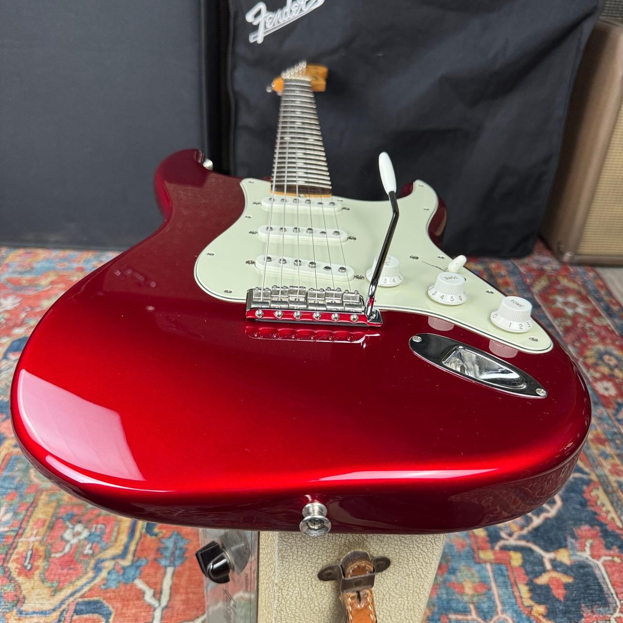 Fender 75th Anniversary Traditional II 60’s Stratocaster Candy Apple Red – 2021