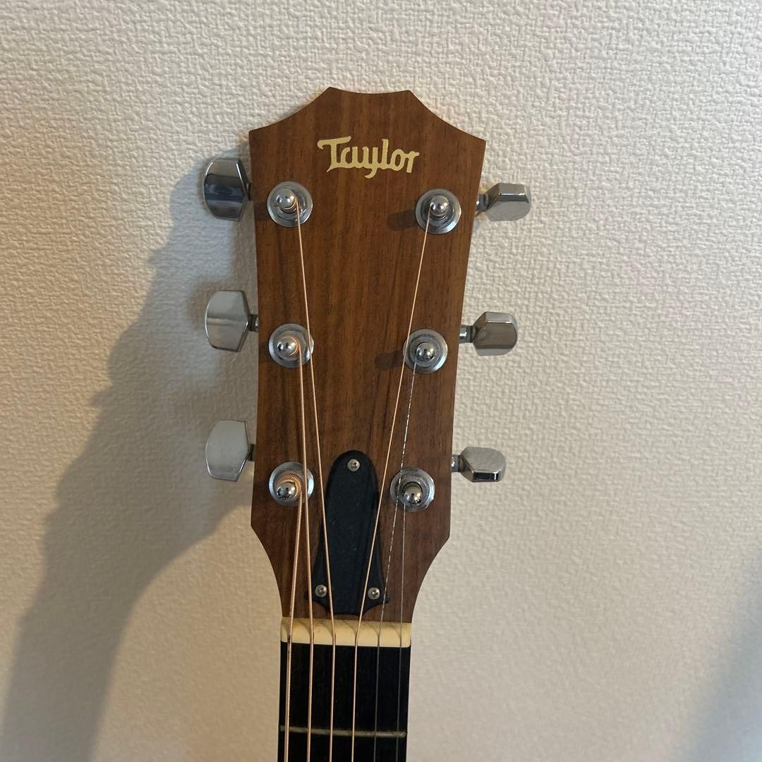 Taylor acoustic guitar academy12