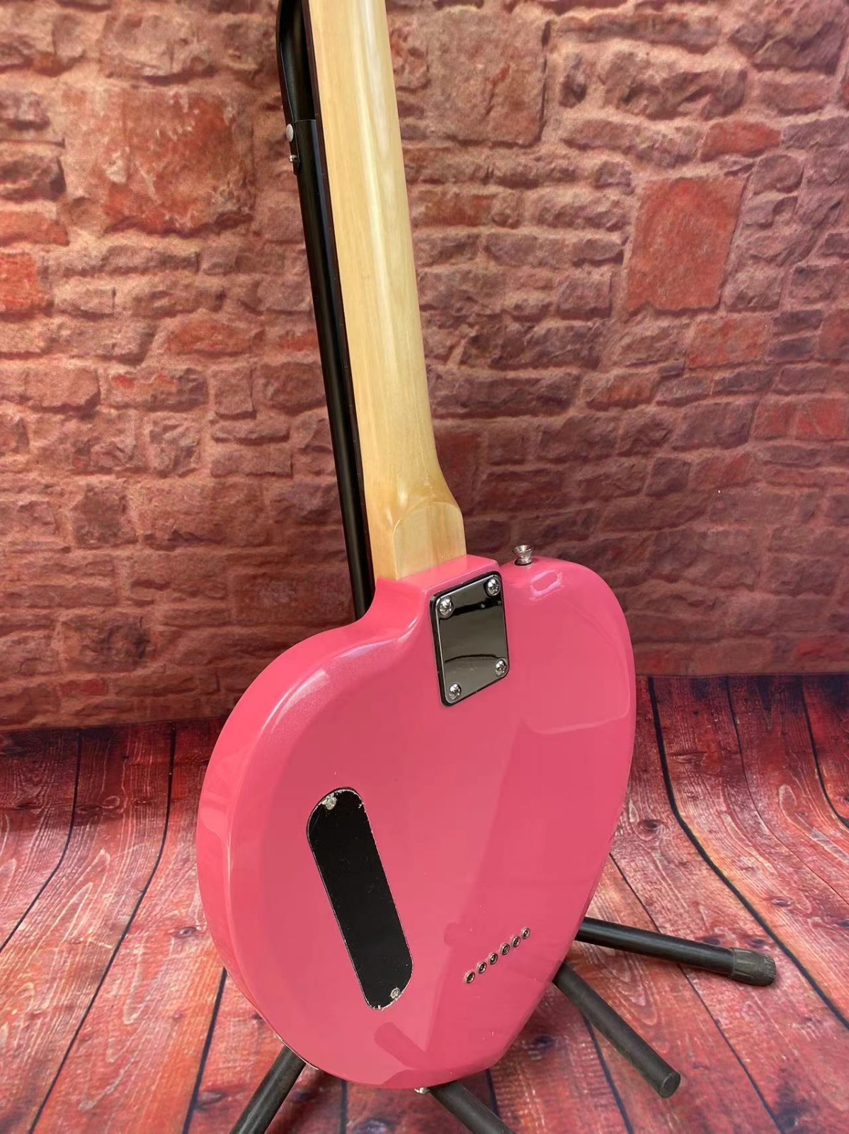 Adorable Hot Pink Love Heart Electric Guitar 6-String Pearl Heart Pickguard