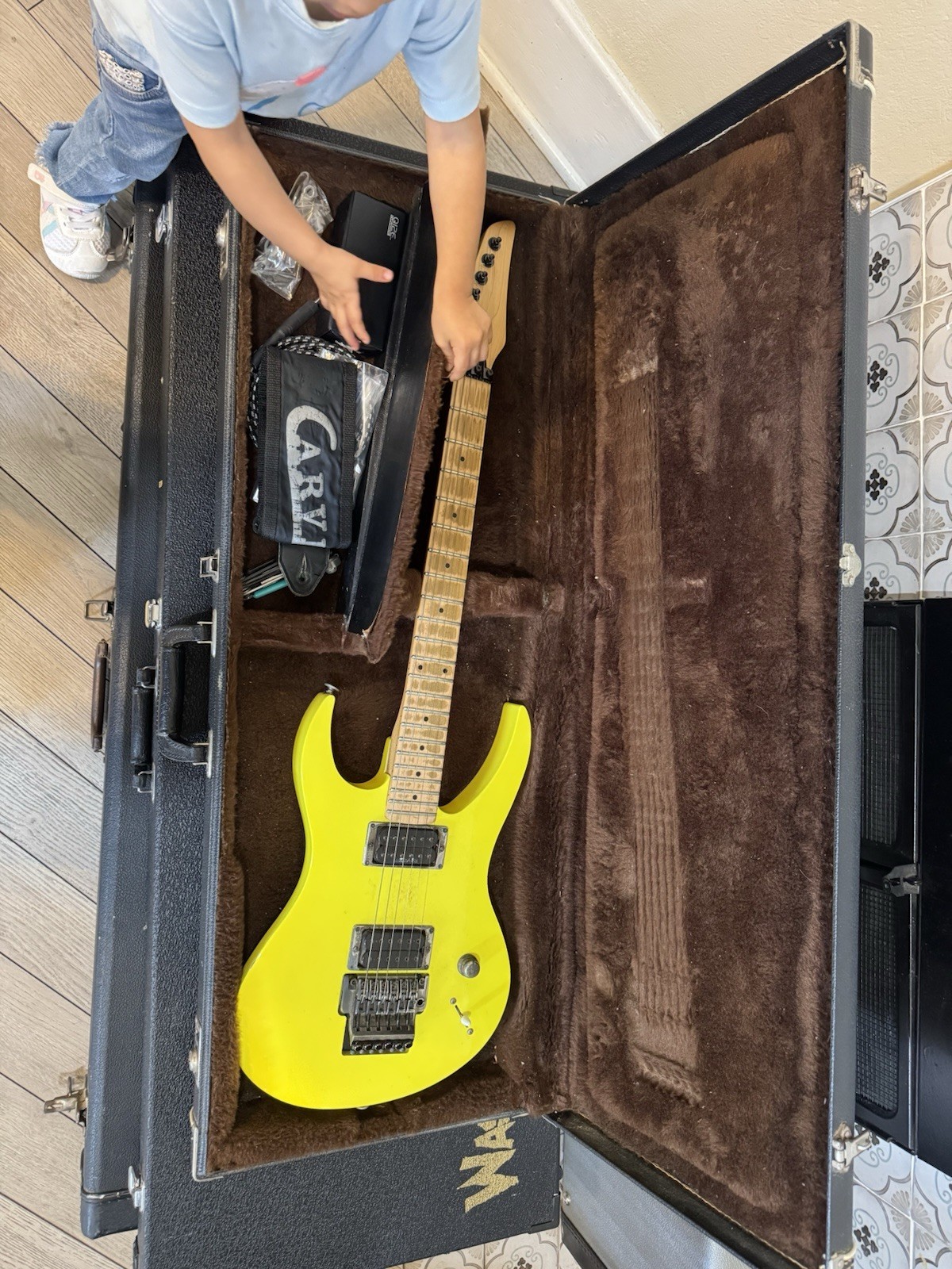 Ibanez Rg550 Desert Yellow Electric Guitar Hard Case Japan