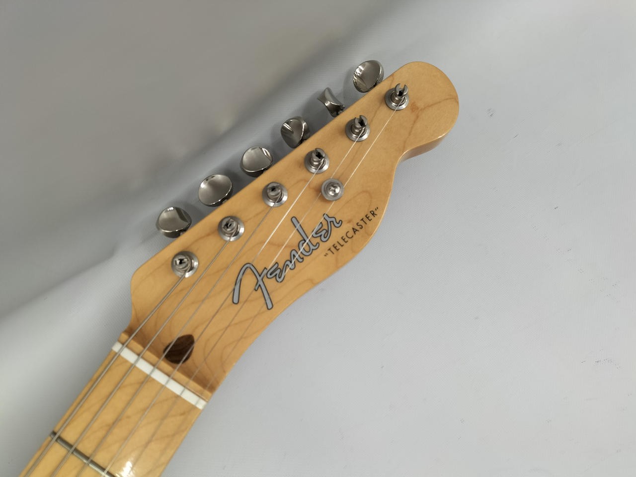 FENDER Traditional II 50s Telecaster-type Electric Guitar-01