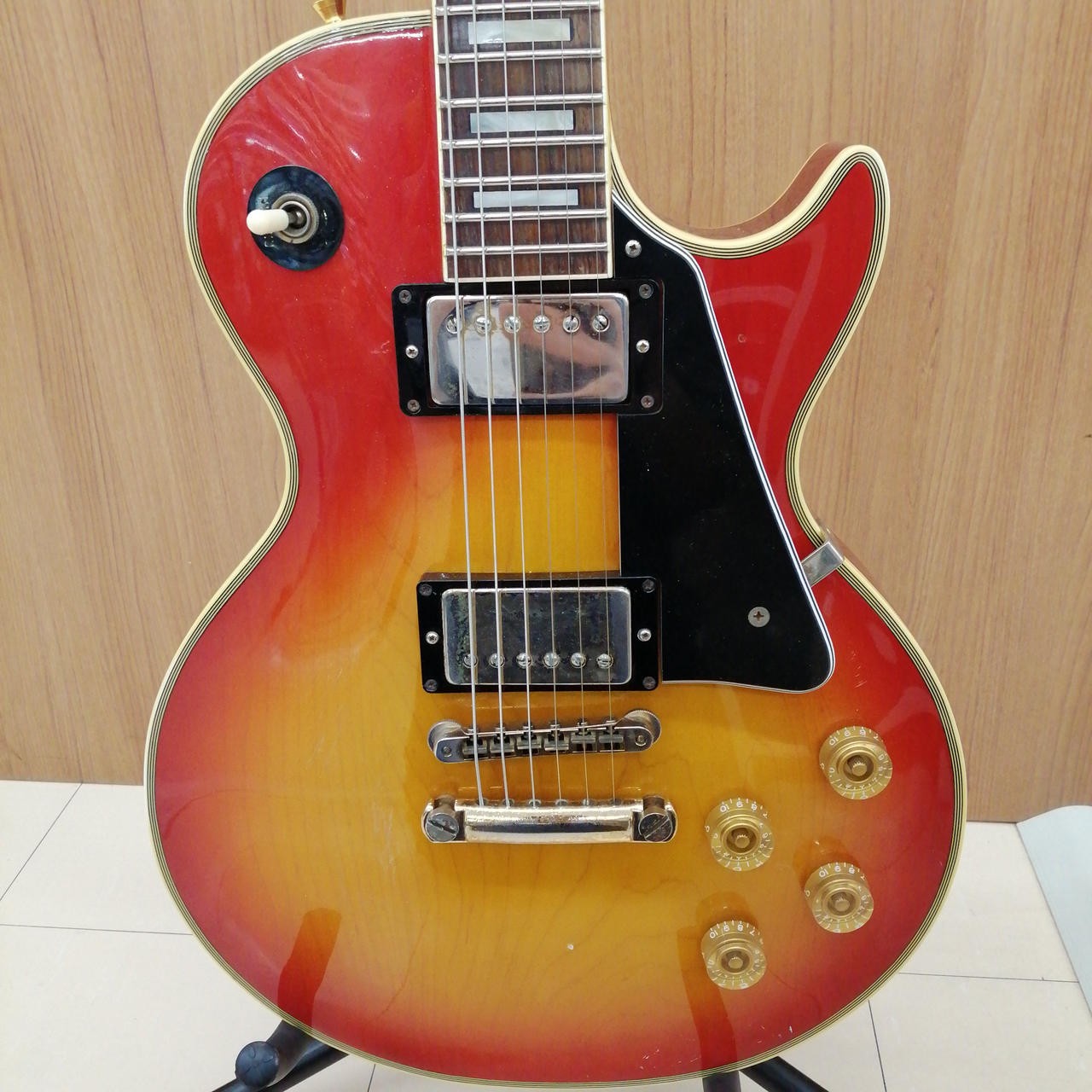 GRECO EG500C Electric Guitar-01