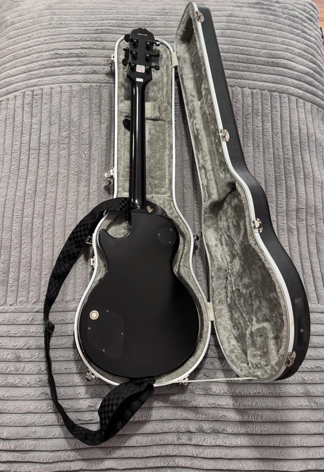 2002 Epiphone Goth Les Paul Made in Korea Electric Guitar w RoadRunner Hard Case