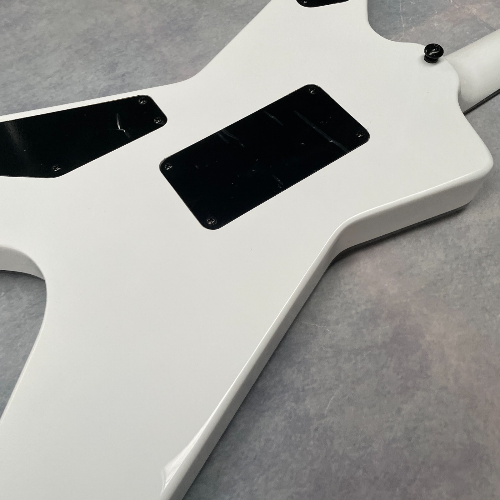 White Dime Washbun Electric Guitar Rosewood Fretboard Black Lightning Fast 9days