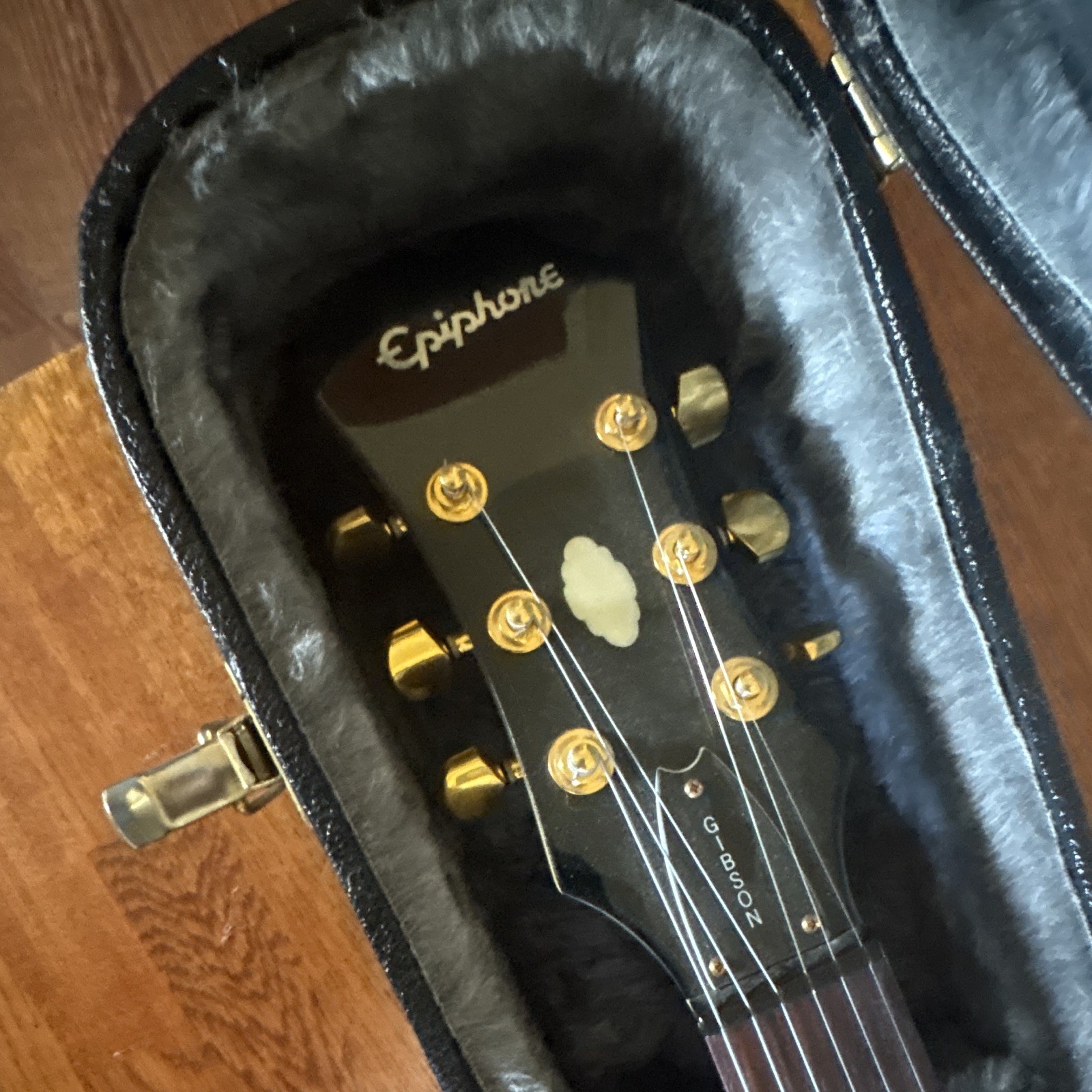 Epiphone Sheraton II Natural Semi-Hollow Electric Guitar w/ Hard Case