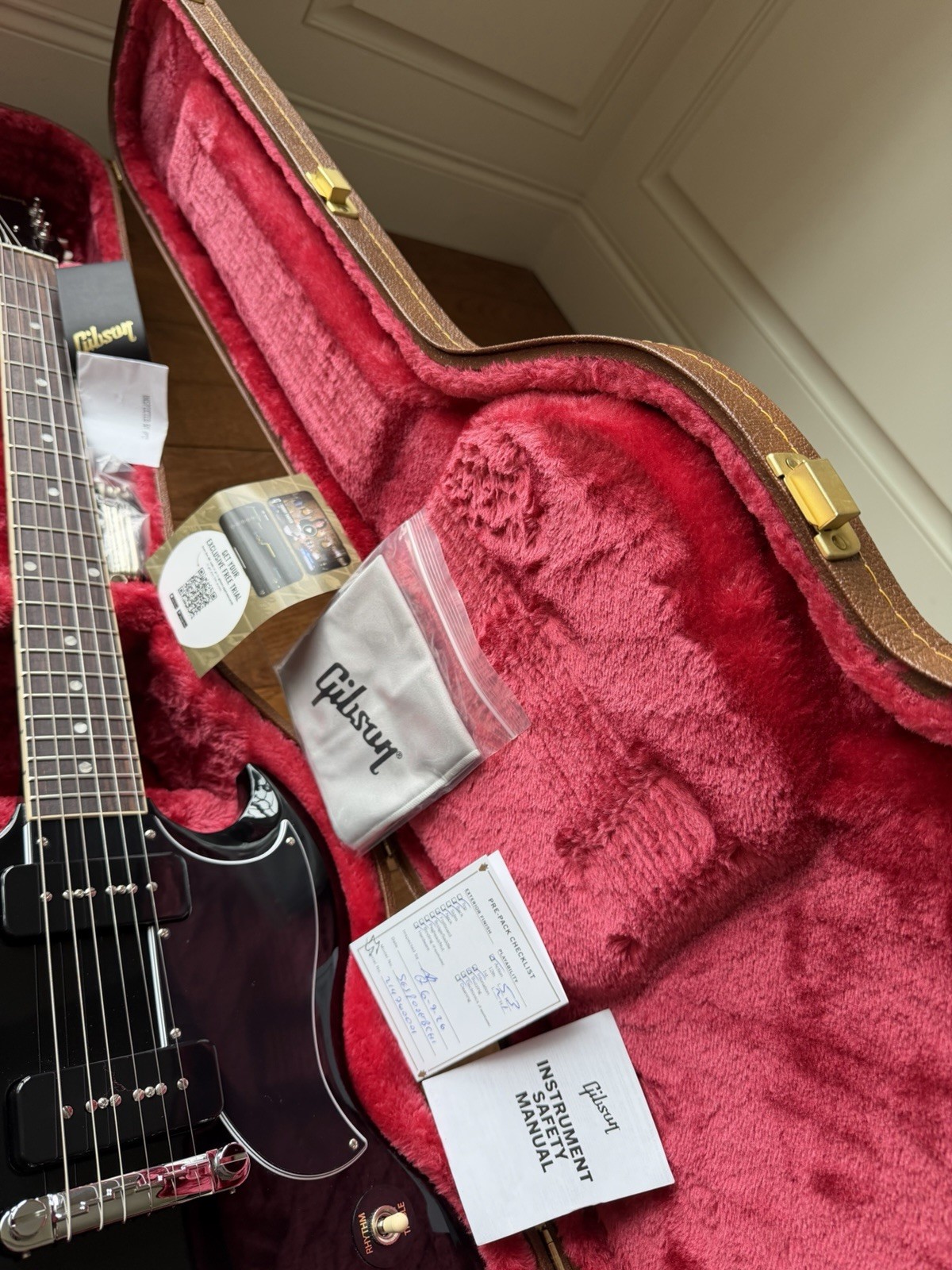 2026 Gibson SG Special – Ebony Black