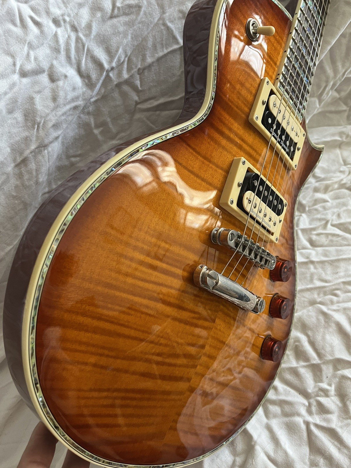 ESP LTD EC-1000 Deluxe Amber Sunburst Flame Seymour Duncans, Hard Case