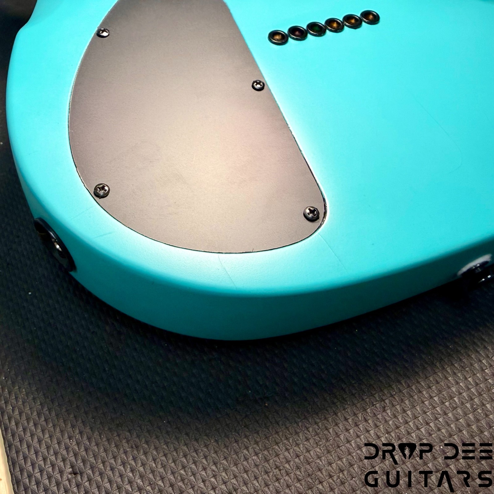 SMP Custom Shop Τρίτη Electric Guitar w/ Case – Seafoam Green