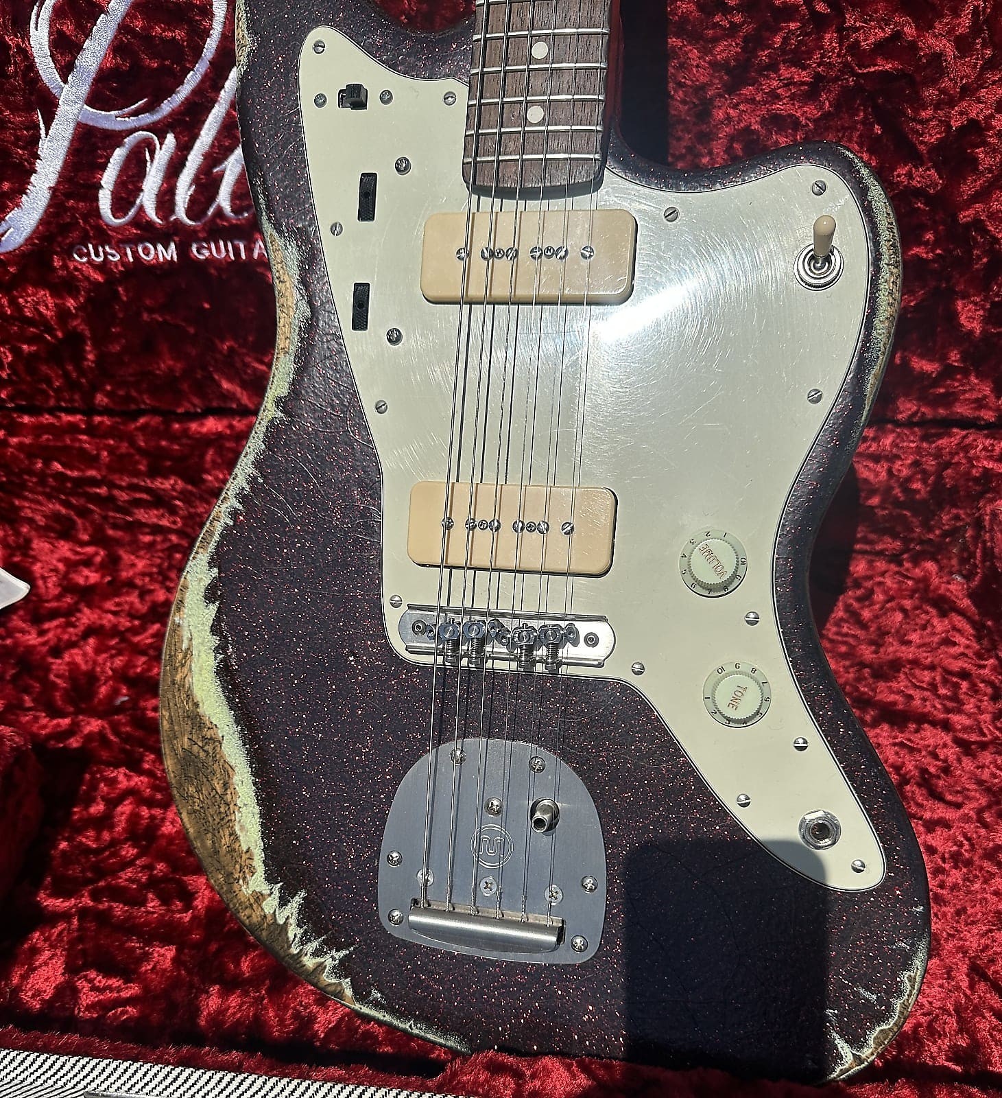 Palir Imperial Heavy Relic Red Sparkle Relic with P90s with Case