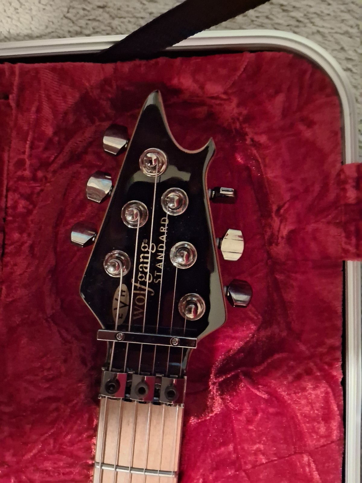 EVH Wolfgang Standard Clorine Burst QM Guitar W/ Hard Case