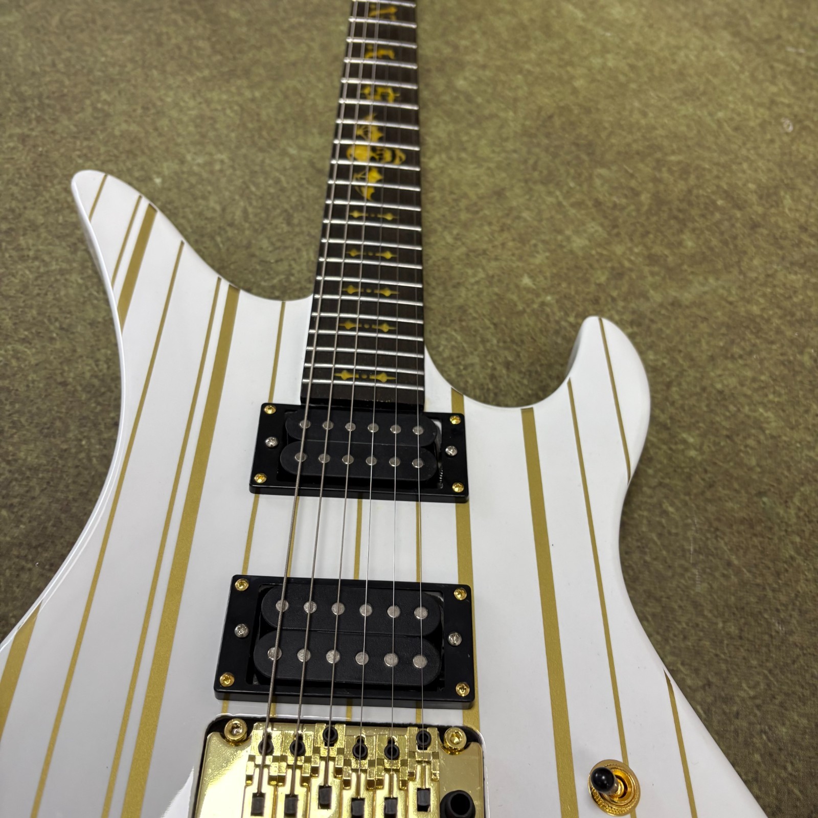 Custom Synyster Gates Electric Ｇuitar Rosewood Fingerboard With FR Bridge