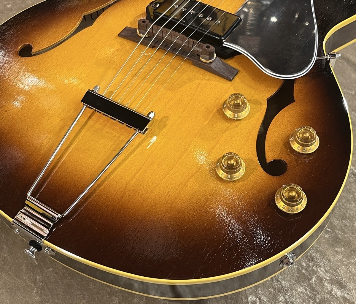 KING SNAKE NEW Curtis Tobaco Sunburst C-139 2.46kg