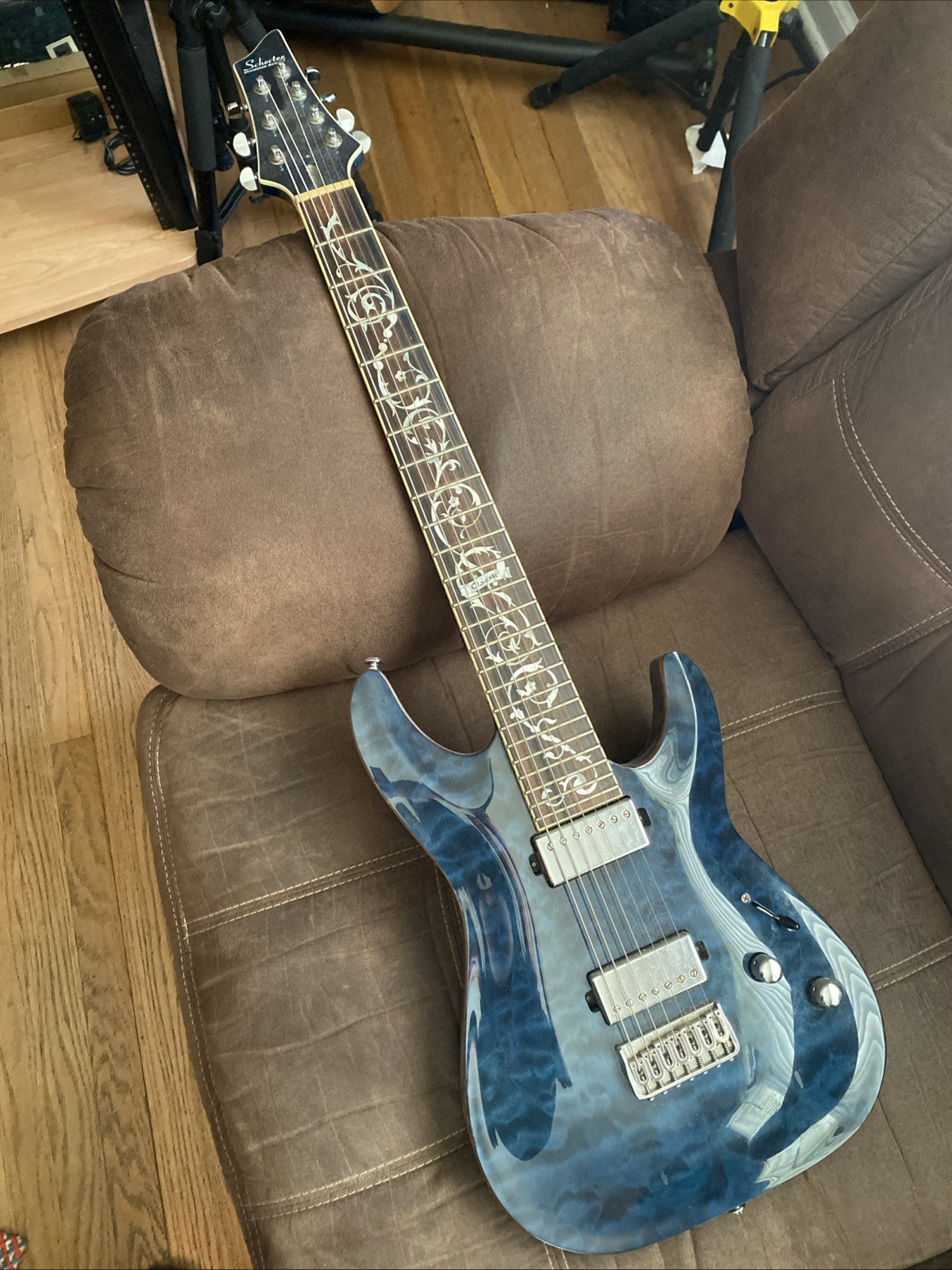 Schecter C-7 Classic with Hard Case