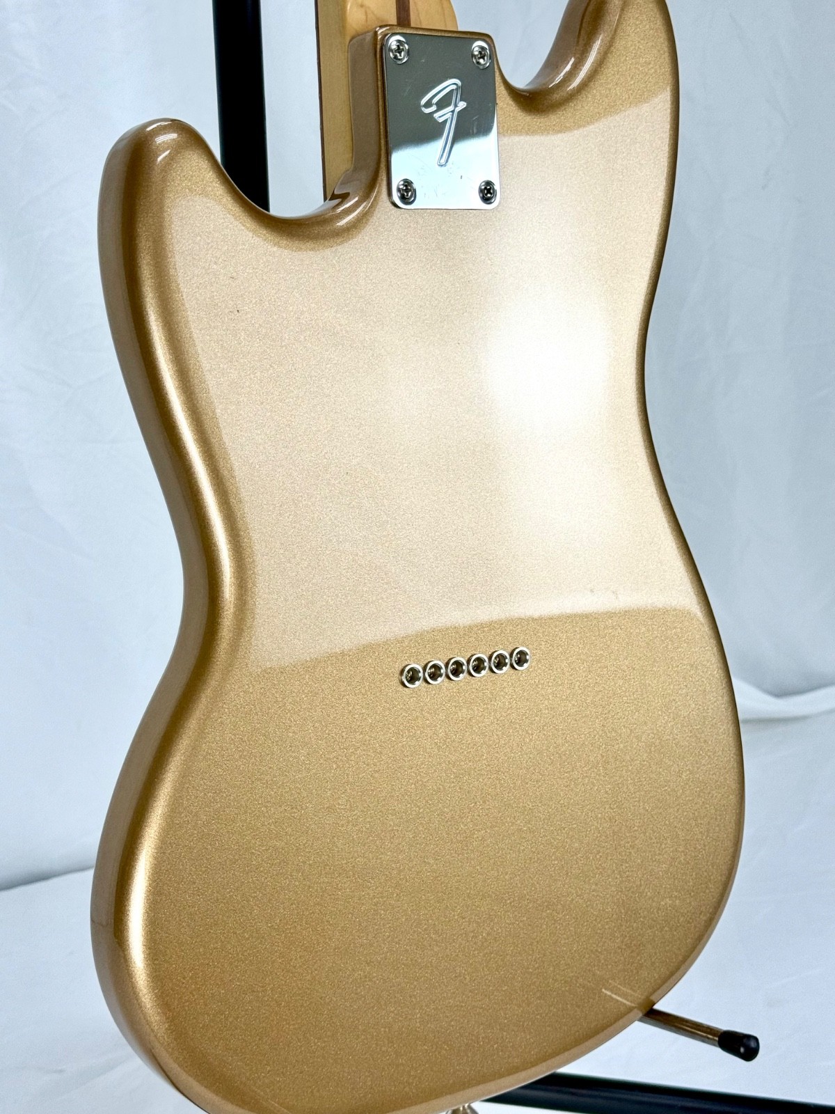 fender mustang guitar