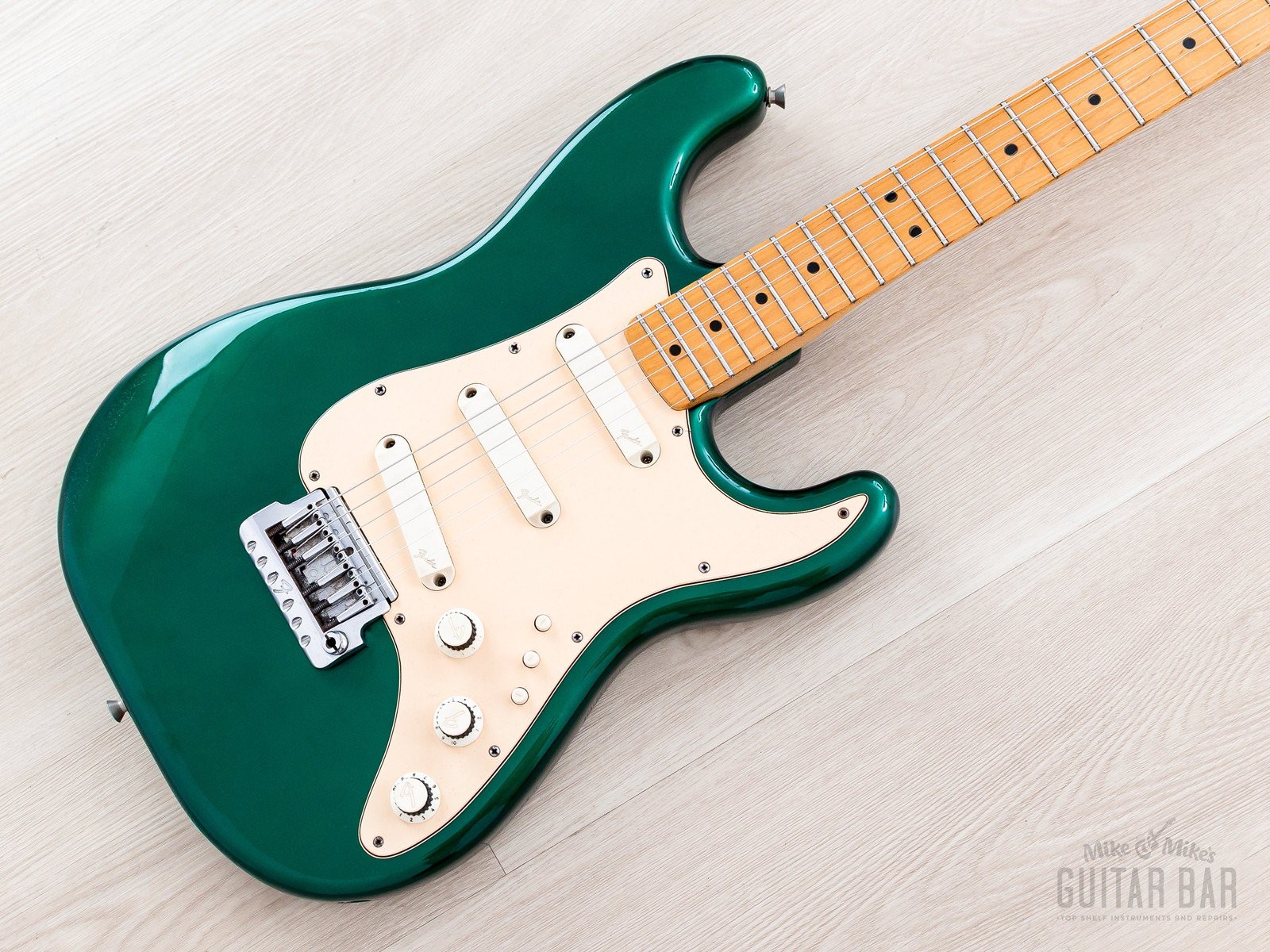 1984 Fender Stratocaster Elite Vintage Guitar Candy Apple Green w/ Case