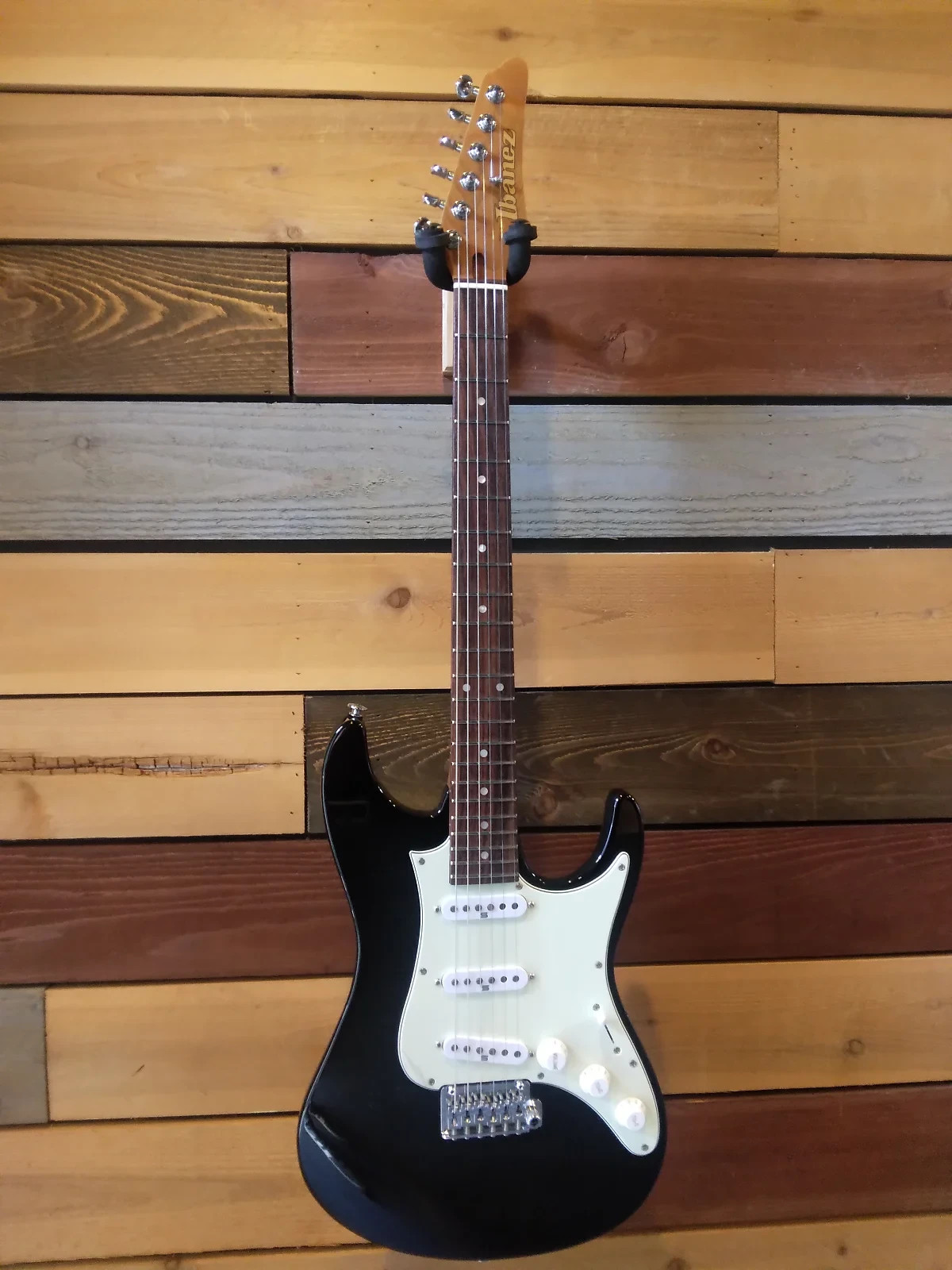 Ibanez – AZ2203N | AZ Prestige Series Electric Guitar / Black Gloss