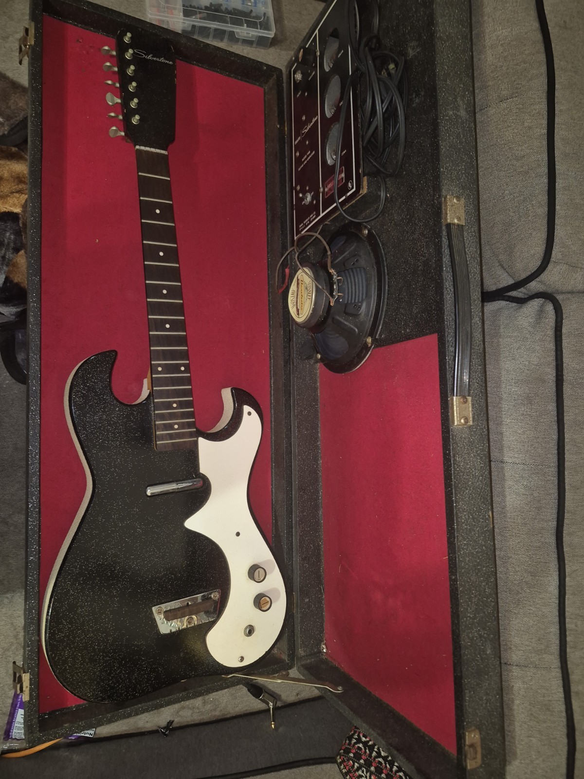 Silvertone 1448 1963-64 Black Sparkle Guitar/Amp in Case