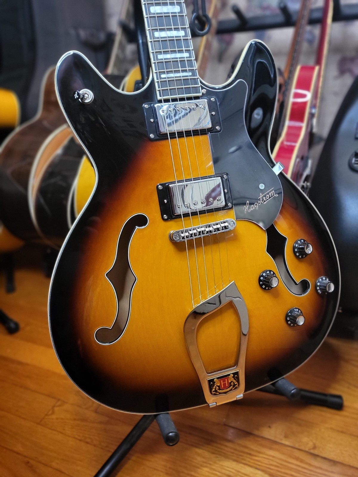Hagstrom Viking Semi-Hollowbody Electric Guitar Tobacco Sunburst