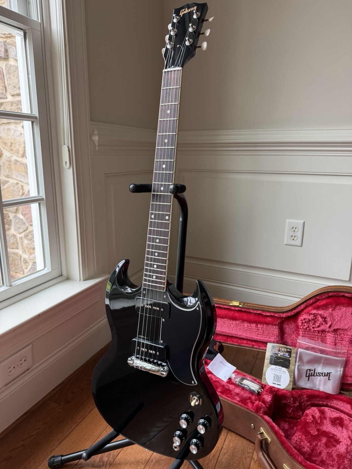 2026 Gibson SG Special – Ebony Black